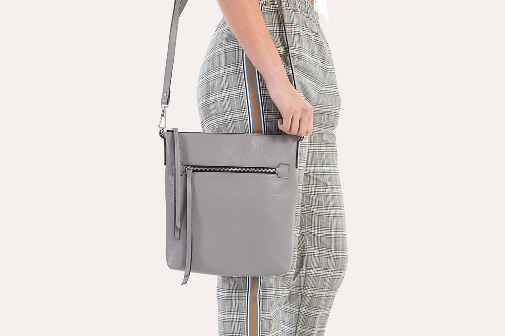 Pebble Crossbody - Shop X Ology