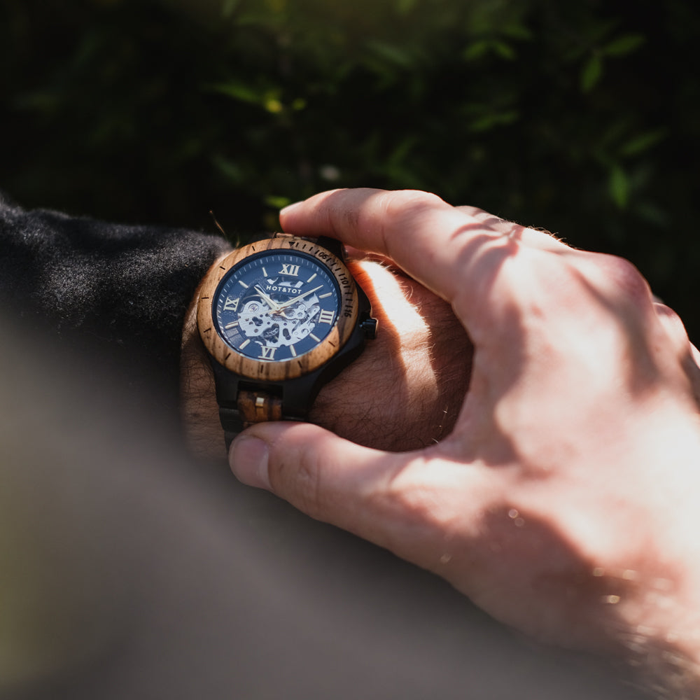 Gold Motus Watch | Sustainable | Wood watch | Vegan | Eco fashion - Shop X Ology